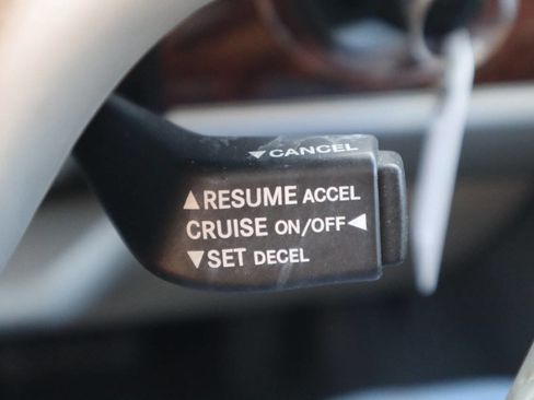 Used 2010 Chrysler Town & Country Touring image 39