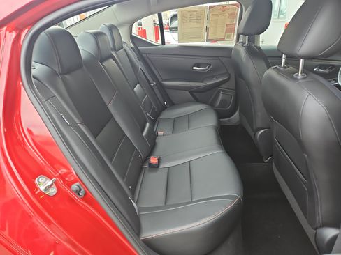 Used 2023 Nissan Sentra SR w/ SR Premium Package image 10