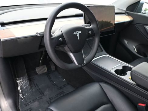 Used 2021 Tesla Model Y Long Range image 7