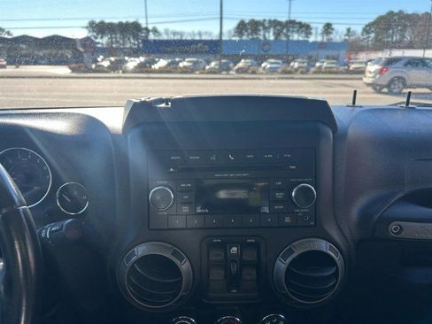 Used 2018 Jeep Wrangler Unlimited Sport S AWD/4WD image 11