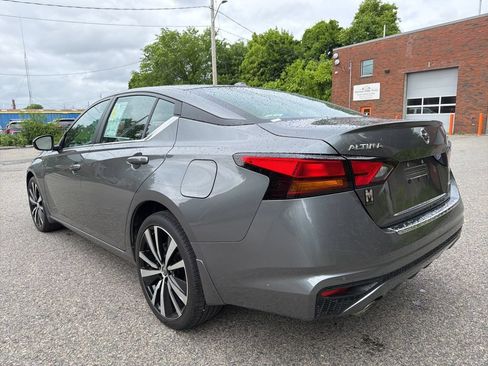 Used 2021 Nissan Altima 2.5 SR w/ SR Premium Package AWD/4WD image 3