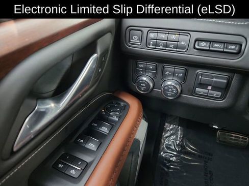 Used 2024 GMC Yukon XL Denali Ultimate AWD/4WD image 40