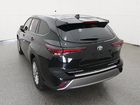 New 2026 Toyota Highlander Platinum image 29