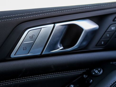 New 2026 BMW X7 xDrive40i w/ Executive Package image 18