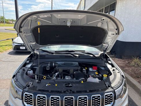 Used 2025 Jeep Compass Limited AWD/4WD image 33