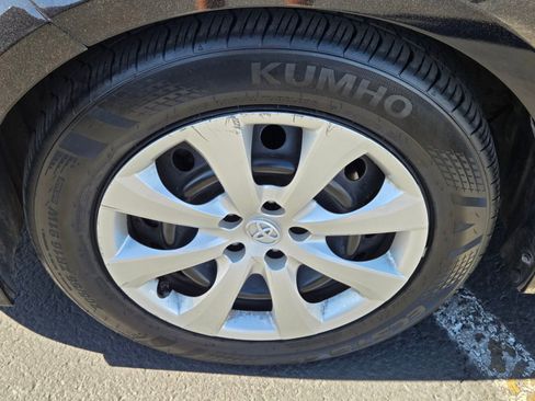 Used 2023 Toyota Corolla LE image 9