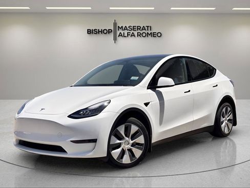 Used 2023 Tesla Model Y Long Range AWD/4WD image 2