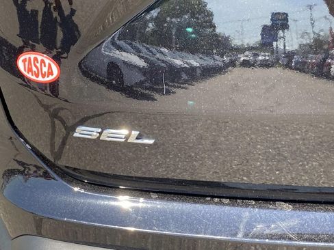 Used 2023 Ford Edge SEL w/ Convenience Package AWD/4WD image 5