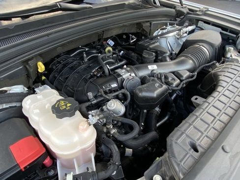 Used 2023 Jeep Grand Cherokee L Laredo image 11