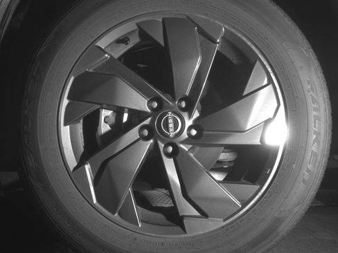 Used 2025 Nissan Rogue SV FWD image 12