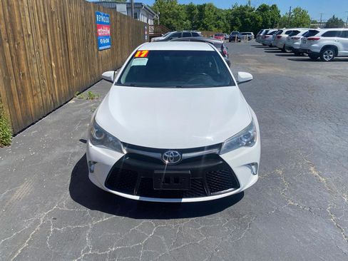 Used 2017 Toyota Camry SE FWD image 2