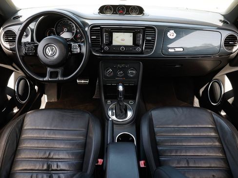 Used 2013 Volkswagen Beetle 2.0T FWD image 23