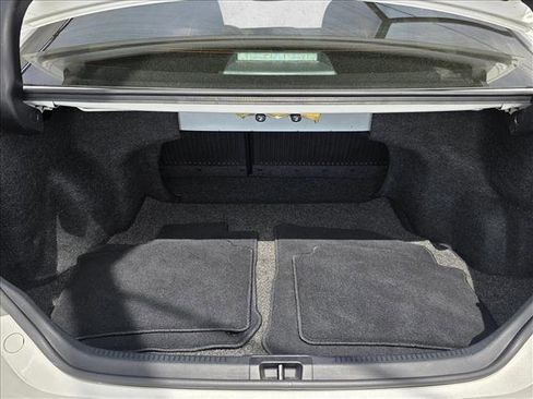 Used 2016 Toyota Camry SE w/ Moonroof Package image 19