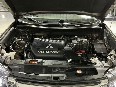 Used 2018 Mitsubishi Outlander GT image 35