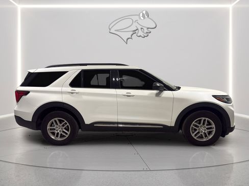 Used 2025 Ford Explorer Active image 7