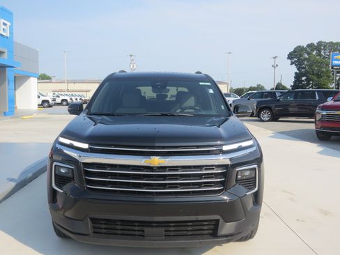 Used 2026 Chevrolet Traverse LT w/ Driver Confidence Package FWD image 3