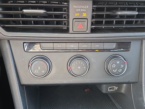 Used 2019 Volkswagen Jetta FWD image 28