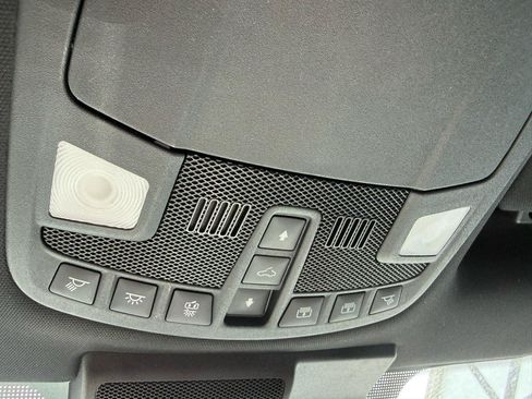 Used 2019 Ford F150 Platinum w/ Equipment Group 701A Luxury AWD/4WD image 14
