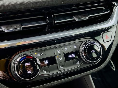 Certified 2024 Buick Envista Sport Touring w/ Convenience I Package image 15