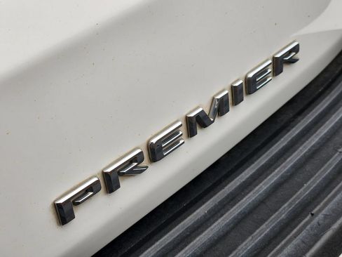 Used 2021 Chevrolet Suburban Premier AWD/4WD image 31