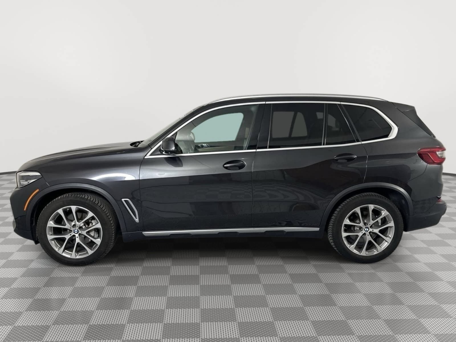Used 2019 BMW X5 xDrive40i w/ Convenience Package AWD/4WD image 6