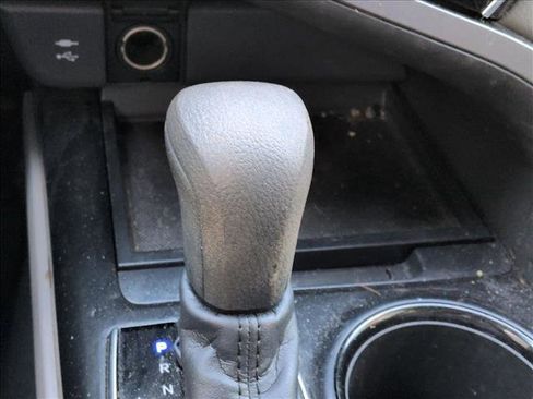 Used 2018 Toyota Camry L image 11