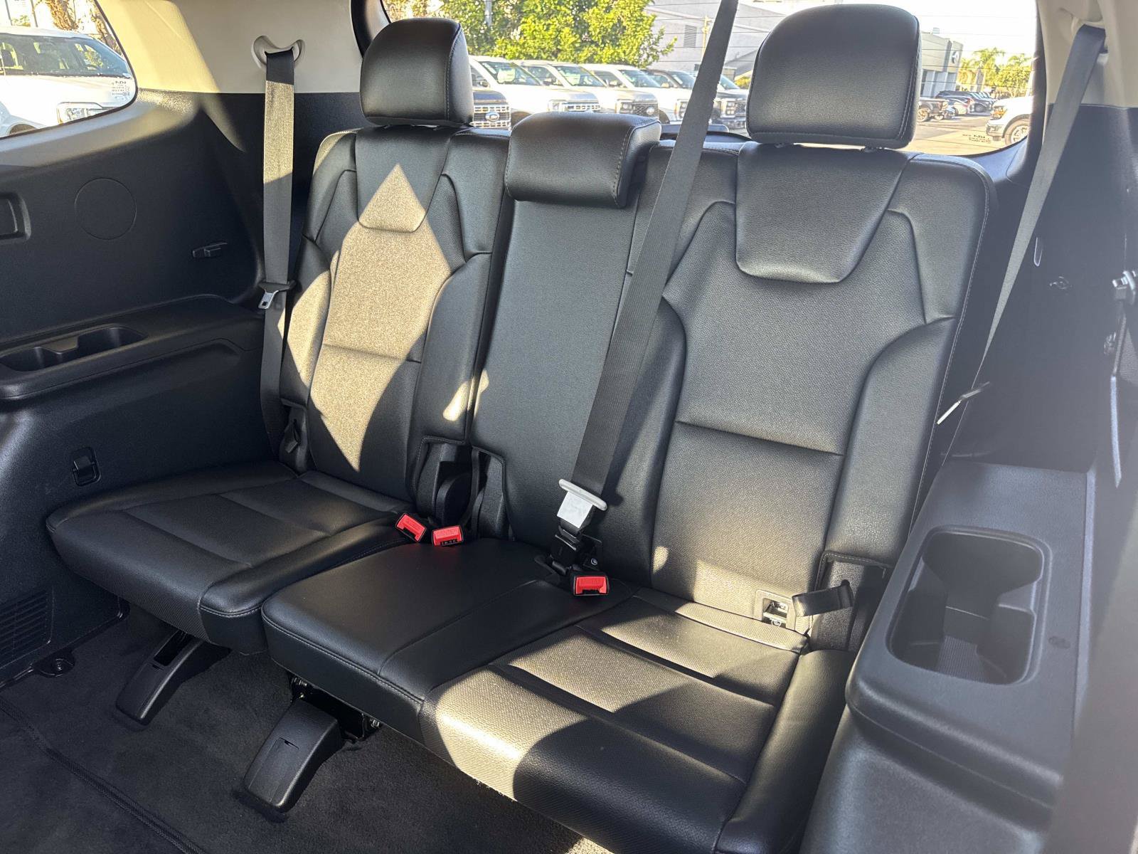 Used 2024 Kia Telluride EX w/ EX Captain's Chair Package FWD image 7