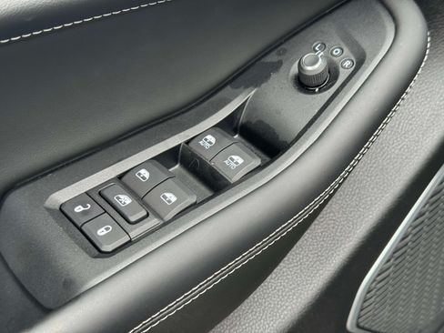Used 2026 Jeep Grand Cherokee Limited AWD/4WD image 17