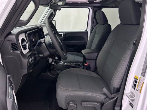 New 2025 Jeep Gladiator Sport image 13