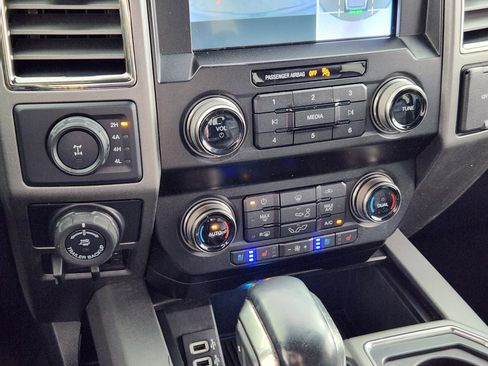 Used 2019 Ford F150 Raptor w/ Equipment Group 802A Luxury AWD/4WD image 24