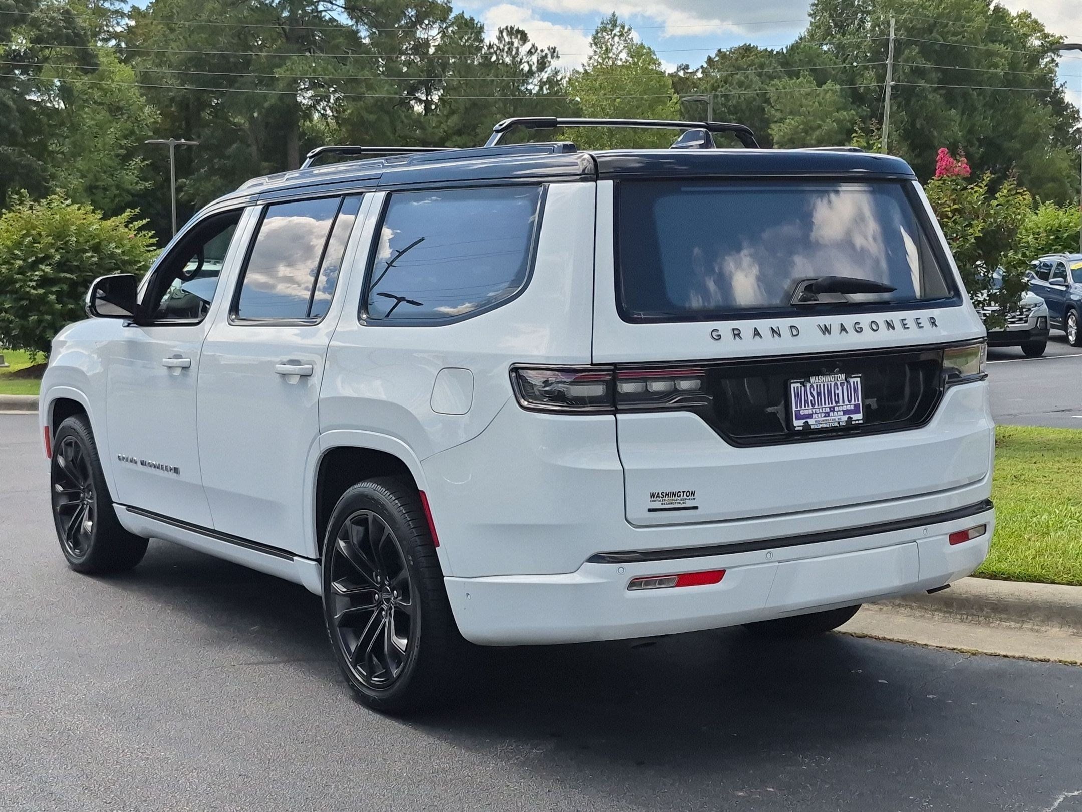 Used 2022 Jeep Grand Wagoneer Series II AWD/4WD image 7