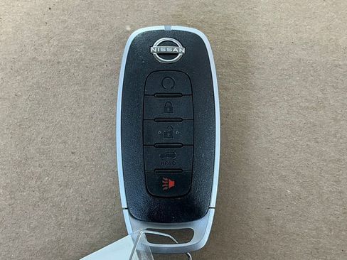 Used 2023 Nissan Rogue SV w/ SV Premium B Package image 39