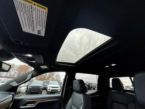 Used 2022 Chevrolet Silverado 1500 High Country image 26