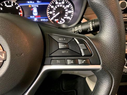 Used 2025 Nissan Altima 2.5 SV image 19