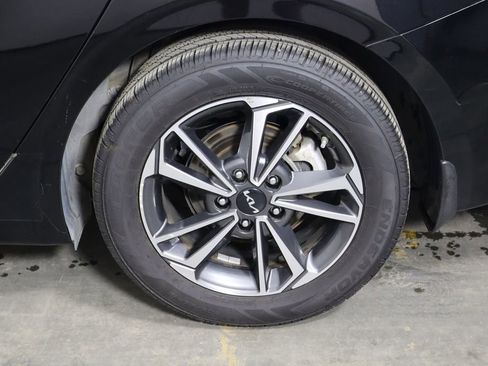 Used 2023 Kia Forte LXS w/ LXS Technology Package FWD image 37
