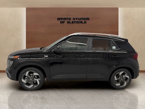 New 2026 Hyundai Venue SEL FWD image 2
