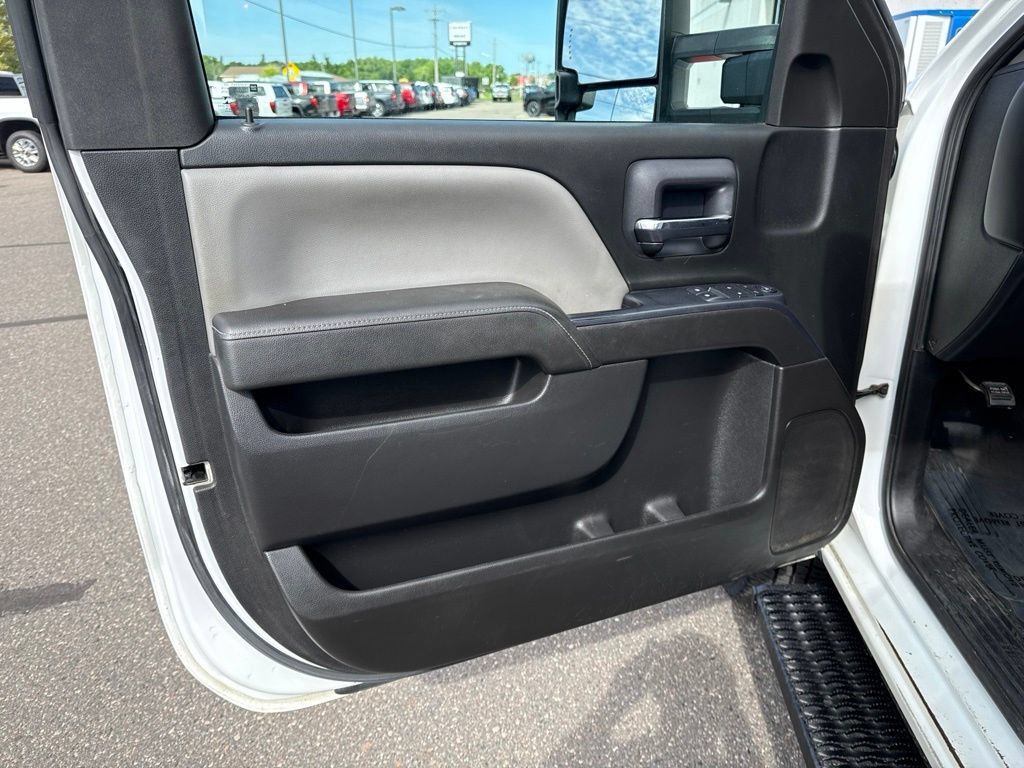 Used 2015 Chevrolet Silverado 3500 W/T w/ WT Convenience Package AWD/4WD image 13