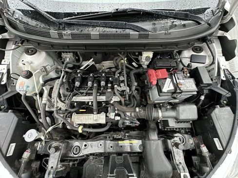 Used 2020 Nissan Kicks S image 19