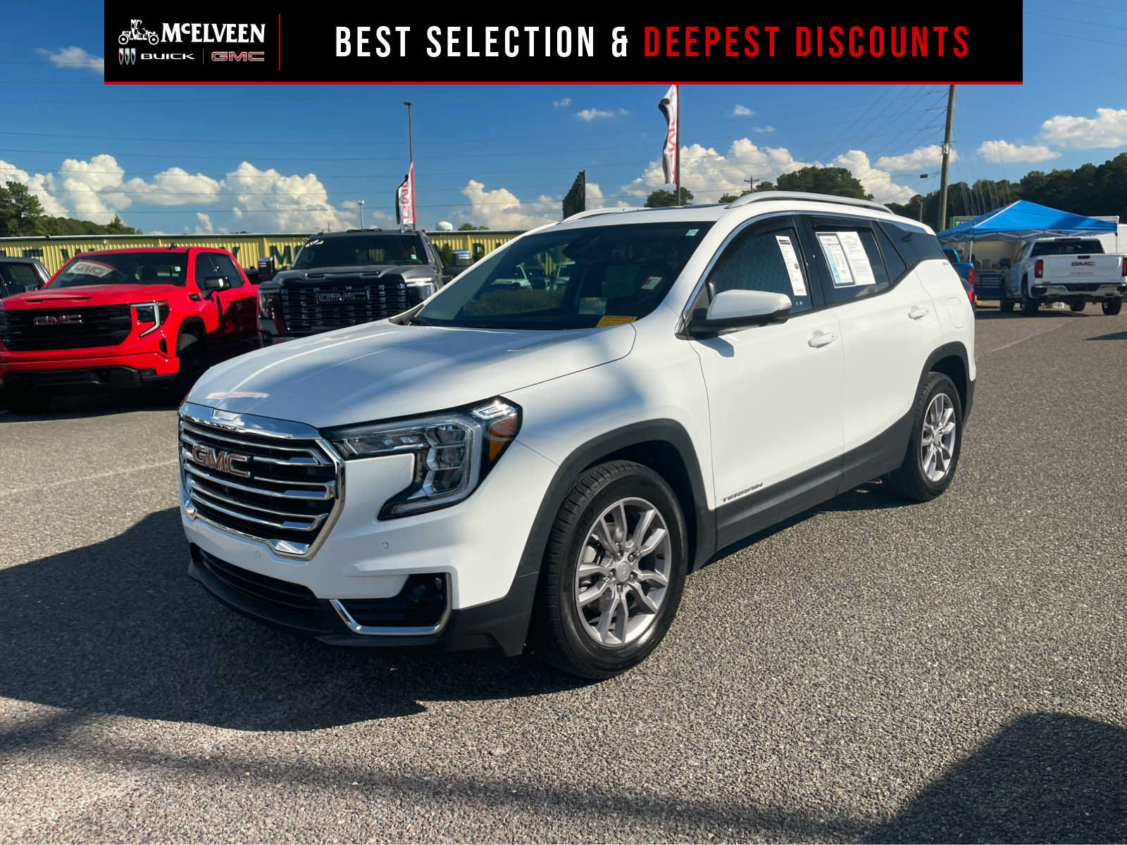 Used 2024 GMC Terrain SLT w/ Tech Package FWD image 1