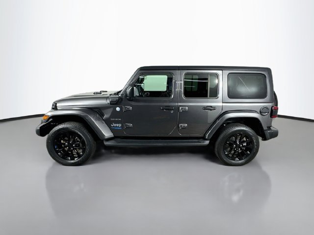 Used 2022 Jeep Wrangler Unlimited Sahara w/ Cold Weather Group AWD/4WD image 11