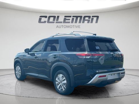 New 2025 Nissan Pathfinder SL w/ Black Appearance Package image 3