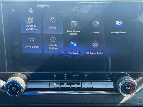 Used 2023 Chevrolet Colorado Trail Boss w/ Technology Package image 28