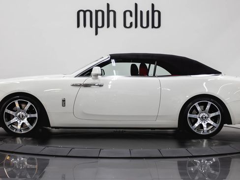 Used 2017 Rolls-Royce Dawn RWD image 4