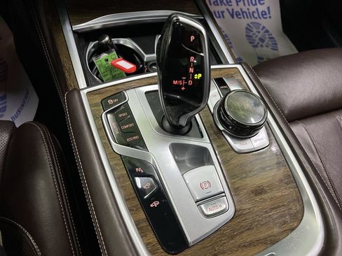 Used 2017 BMW 750i xDrive AWD/4WD image 24