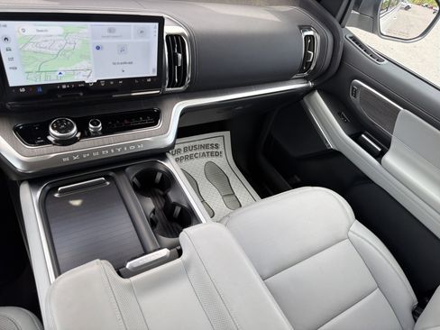 Used 2025 Ford Expedition Max Platinum w/ Platinum Ultimate Package AWD/4WD image 23