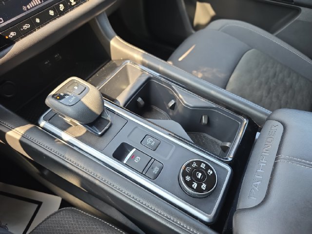 Certified 2024 Nissan Pathfinder SV AWD/4WD image 19