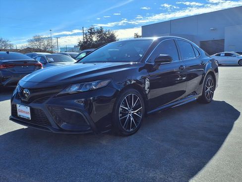Used 2022 Toyota Camry SE image 21