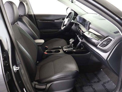 Used 2025 Kia Seltos S image 31