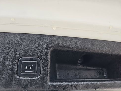 Used 2019 Chevrolet Equinox Premier image 13