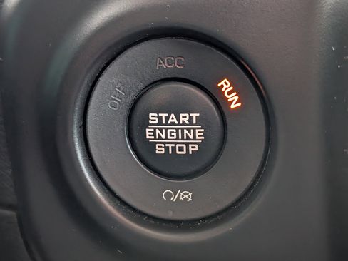 Used 2020 Jeep Wrangler Unlimited Sport image 25